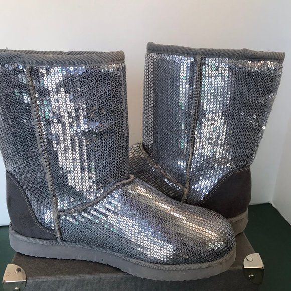 Sox Tab Sequin Booties - Picture 2 of 8